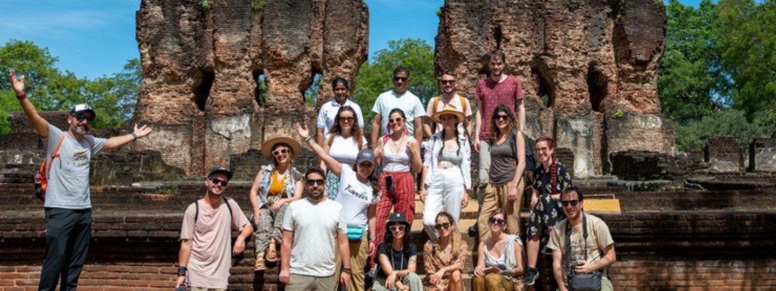 200,000+ Tourists Arrive in Sri Lanka